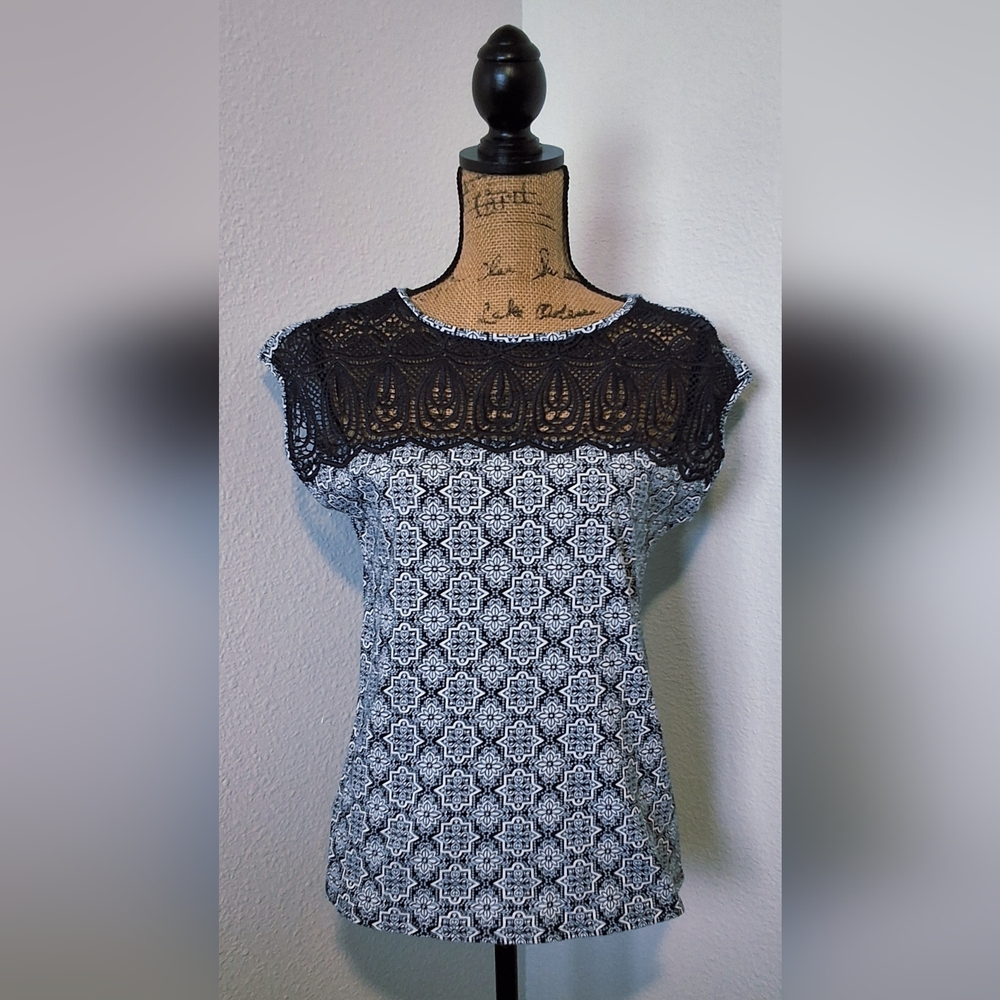 LOFT Black Lace Yoke Patterned Top in Black and White